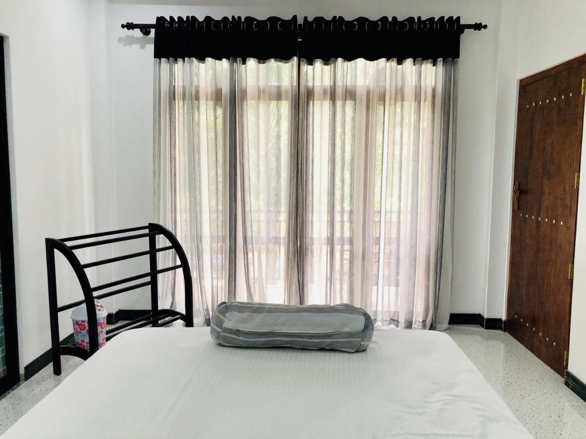 Apartamento Siri's Residency Habaraduwa Central Exterior foto