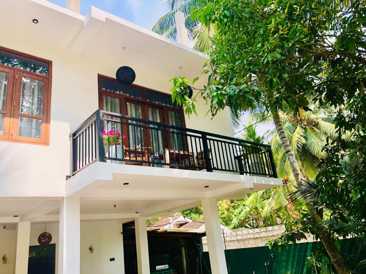Apartamento Siri's Residency Habaraduwa Central Exterior foto